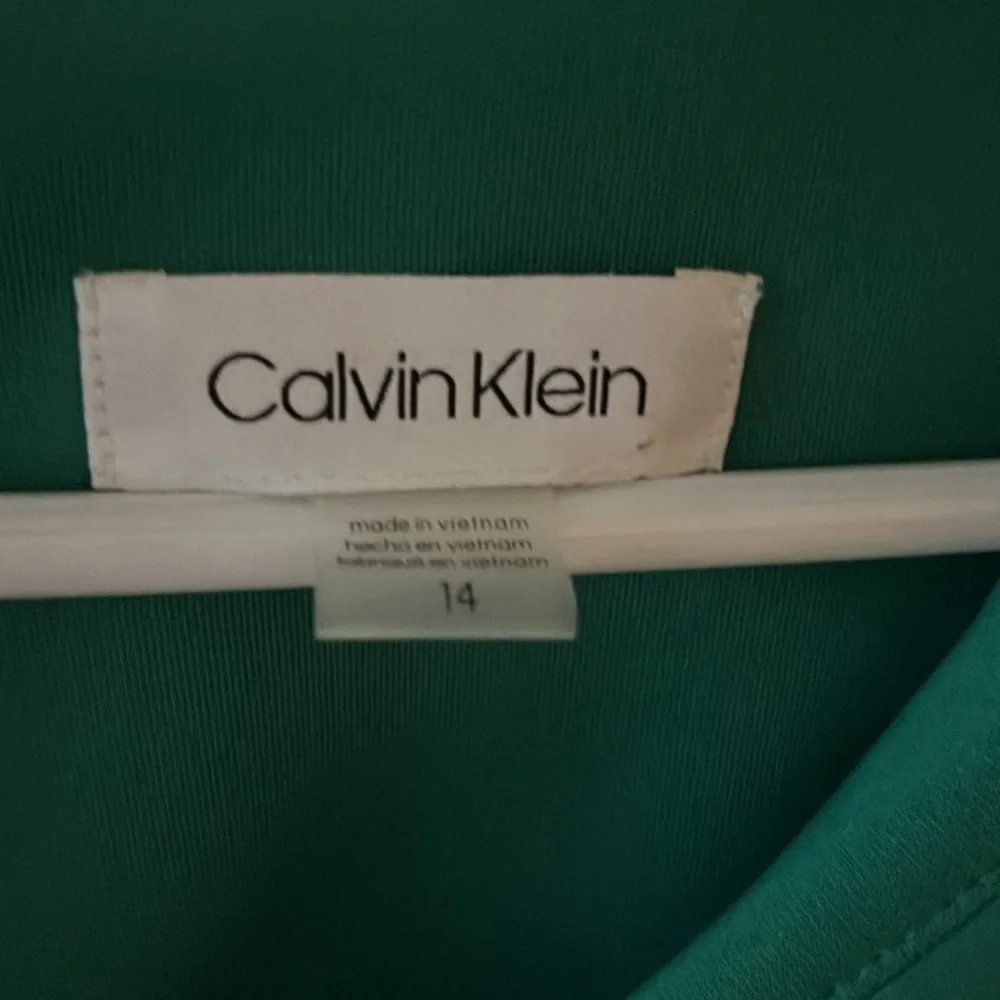 Bright green Calvin Klein size 14. NWOT - Picture 4 of 4